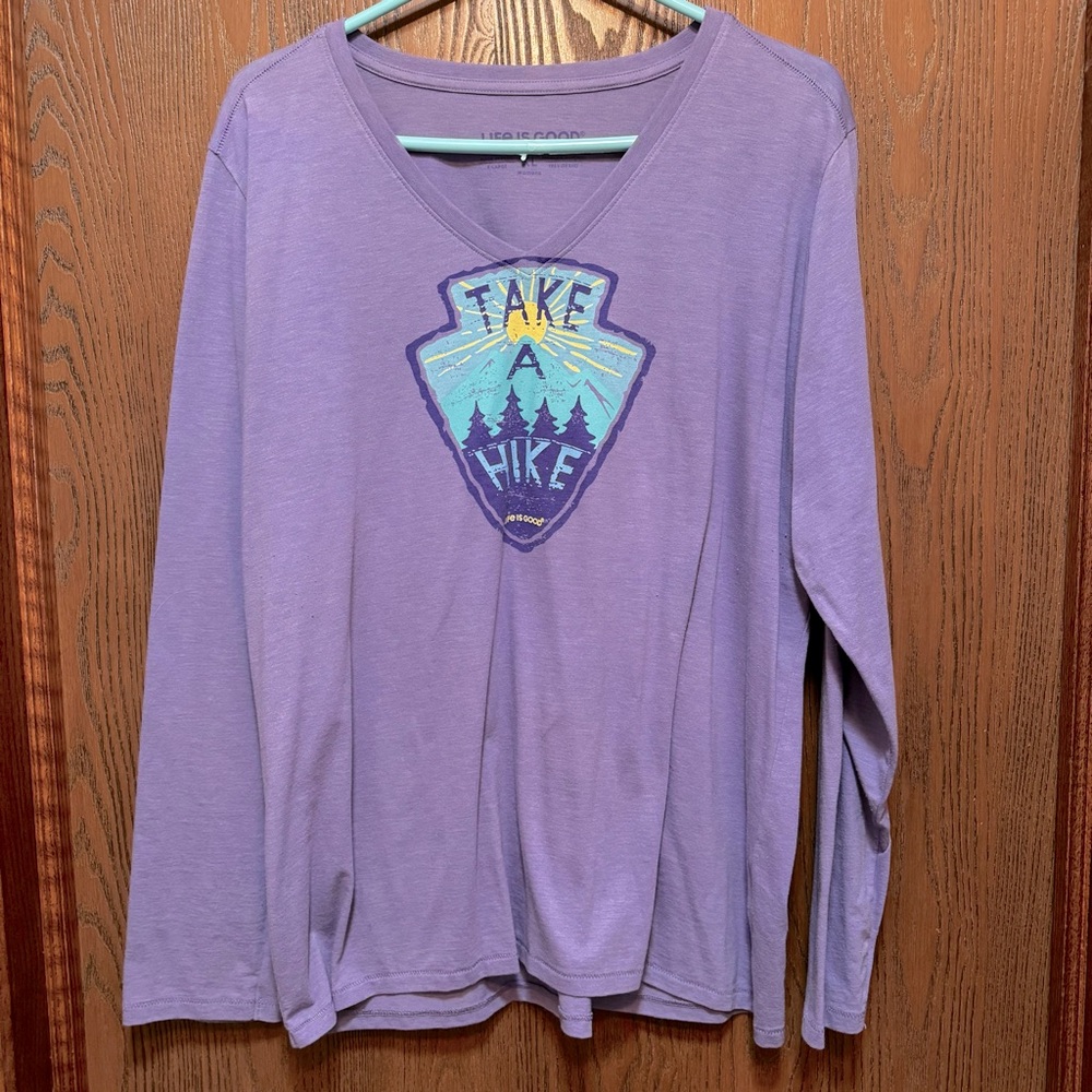 Life Is Good XL Long Sleeve Cool  Tee Women’s V-Neck Take a Hike purple